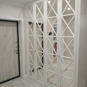 Распашные шкафы